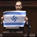 Πολωνία: Ακροδεξιός βουλευτής άνοιξε σημαία του Ισραήλ με μια σβάστικα μέσα στη Βουλή