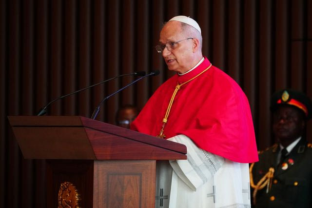 Ο πάπας Λέων στην Ανγκόλα