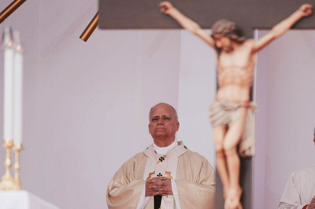 O πάπας Λέων στην Ανγκόλα