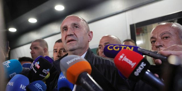 Βουλγαρία: Νίκη Ράντεφ με ισχυρή πλειοψηφία και φόντο πολιτική αλλαγή