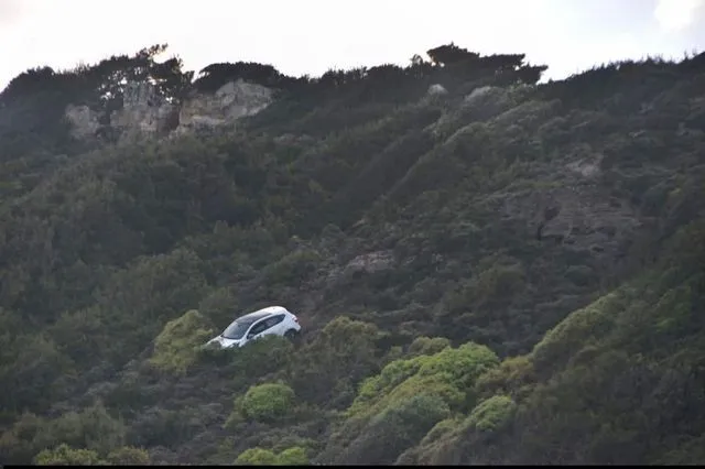 Ρόδος: Προσπάθησε να ρίξει αυτοκίνητο σε γκρεμό έχοντας μέσα την πρώην σύζυγο και το παιδί τους