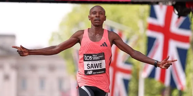 Σαμπάστιαν Σάουε: Ο “σιωπηλός δολοφόνος” που έγραψε ιστορία στον Μαραθώνιο του Λονδίνου