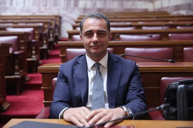 Σενετάκης: “Δεν θα επιτρέψω σε κανέναν να καταστώ θύμα πολιτικής ανθρωποφαγίας”