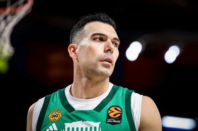 Παναθηναϊκός AKTOR: Η ανακοίνωση για το χειρουργείο του Σλούκα