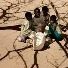 Εκκλήσεις για ανθρωπιστικό διάδρομο μέσω του Ορμούζ – Εκατομμύρια άνθρωποι χωρίς βοήθεια