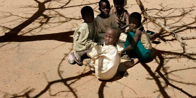 Εκκλήσεις για ανθρωπιστικό διάδρομο μέσω του Ορμούζ – Εκατομμύρια άνθρωποι χωρίς βοήθεια