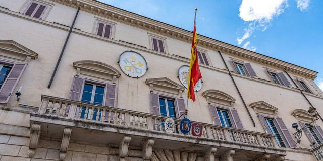 Η Ισπανία θα ξανανοίξει την πρεσβεία της στην Τεχεράνη