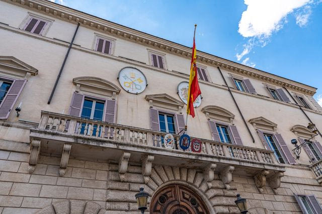 Η Ισπανία θα ξανανοίξει την πρεσβεία της στην Τεχεράνη