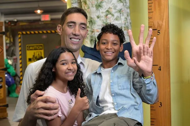 Το μοναδικό πράγμα που θα άλλαζε στη ζωή του ο ψηλότερος άνθρωπος στον κόσμο