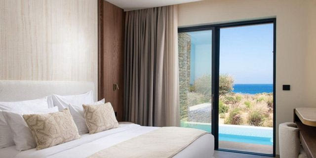Η SWOT Hospitality αναλαμβάνει τη διαχείριση του VIONE Paros
