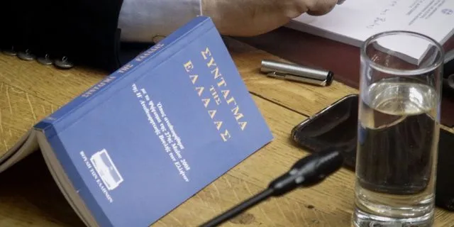 Σκάνδαλο ΟΠΕΚΕΠΕ: Στρίβειν δια της… “αλλαγής πολιτεύματος”