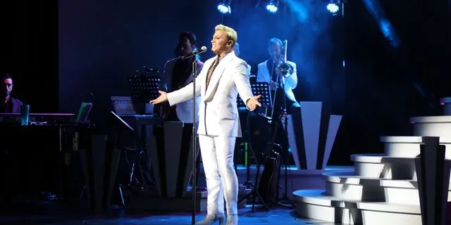 Τάκης Ζαχαράτος: Η συγκινητική αναφορά στη Μαρινέλλα και τα δάκρυα στη σκηνή