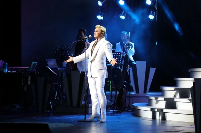 Τάκης Ζαχαράτος: Η συγκινητική αναφορά στη Μαρινέλλα και τα δάκρυα στη σκηνή