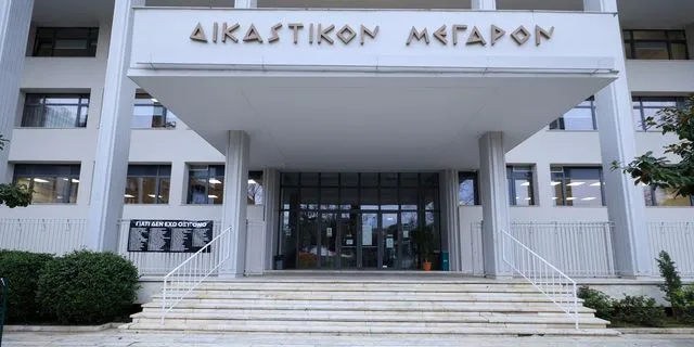 Τέμπη: Απέχει η πρόεδρος του δικαστηρίου – “Όχι άλλες προσβολές!”