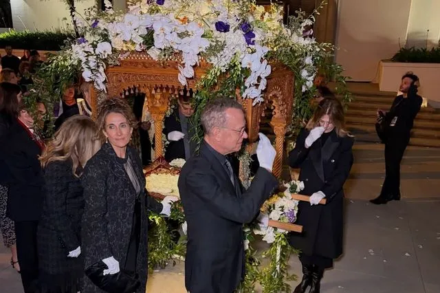 Τομ Χανκς: Κουβάλησε τον επιτάφιο και γιόρτασε το Πάσχα στο Χόλιγουντ