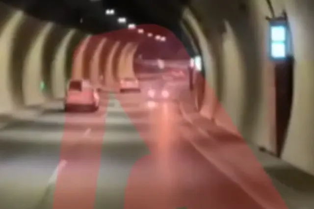 Απίστευτο περιστατικό στην Πατρών – Πύργου: Οδηγούσε με την όπισθεν σε τούνελ