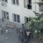 Τουρκία: “Πήδηξα από το παράθυρο για να σωθώ”, συγκλονίζει μαθητής που επέζησε