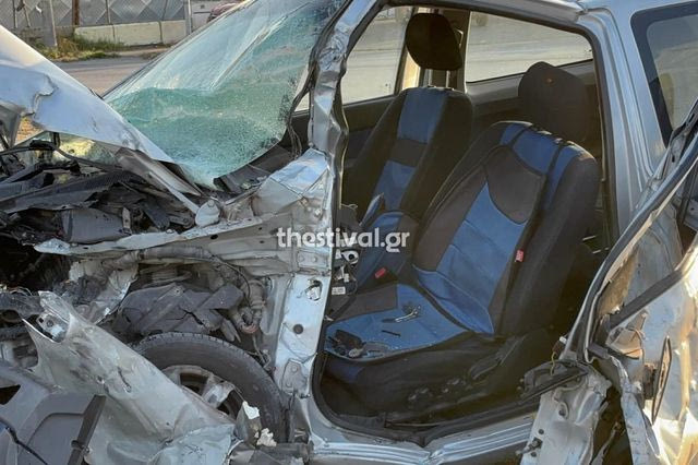 Τροχαίο ατύχημα στη Θεσσαλονίκη: Φορτηγό συγκρούστηκε με ΙΧ – Απεγκλωβίστηκε η οδηγός