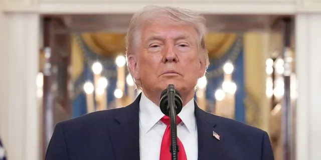 Fox News: Μετά τις απειλές, ο Τραμπ βλέπει πιθανή συμφωνία με το Ιράν μέχρι τη Δευτέρα