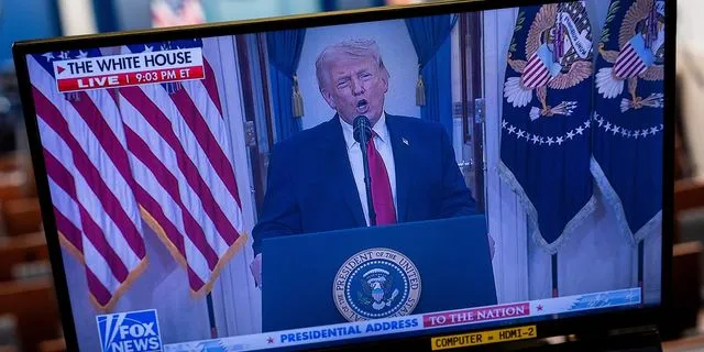 Πρώην επικεφαλής του ΔΟΑΕ καλεί τη διεθνή κοινότητα να σταματήσει τον “παράφρονα” Τραμπ