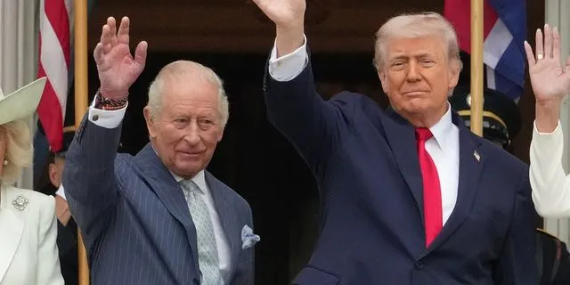 ΗΠΑ: Ενώπιον του βασιλιά Καρόλου ο Τραμπ εξήρε τη ”στενή” φιλία με το Ηνωμένο Βασίλειο