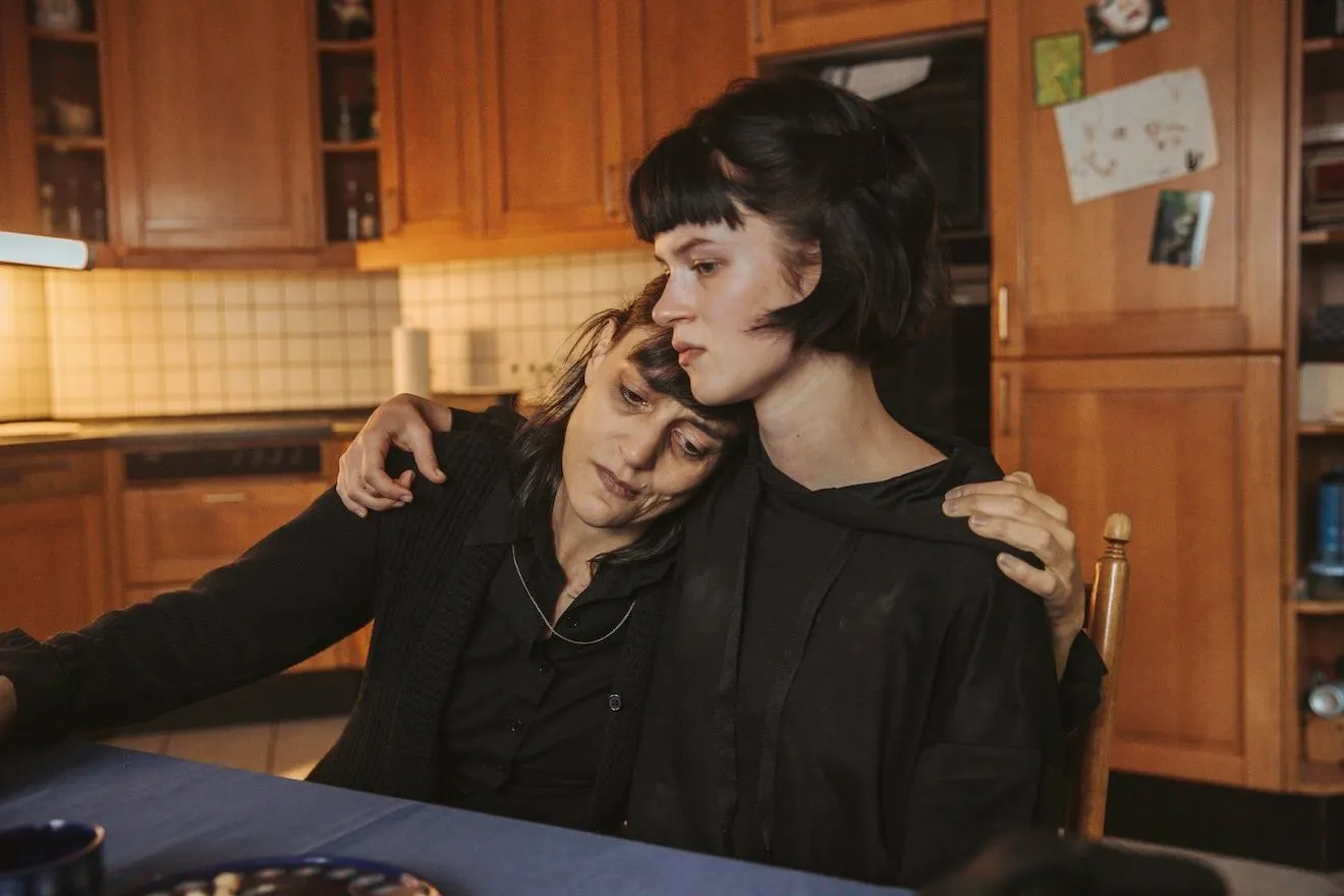 CINEphil_101 | Young Talents: November Fog της Anna Lena Höhne