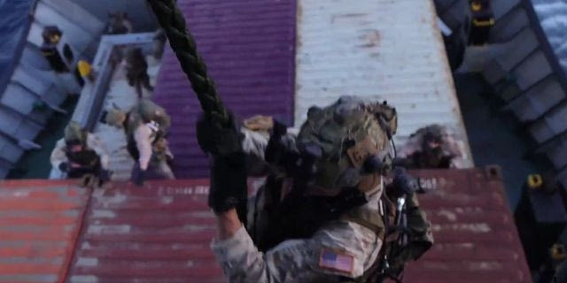 Νέο αμερικανικό ρεσάλτο σε πλοίο στην Αραβική θάλασσα