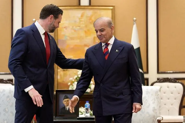 ΗΠΑ και Ιράν επιστρέφουν στο τραπέζι των διαπραγματεύσεων