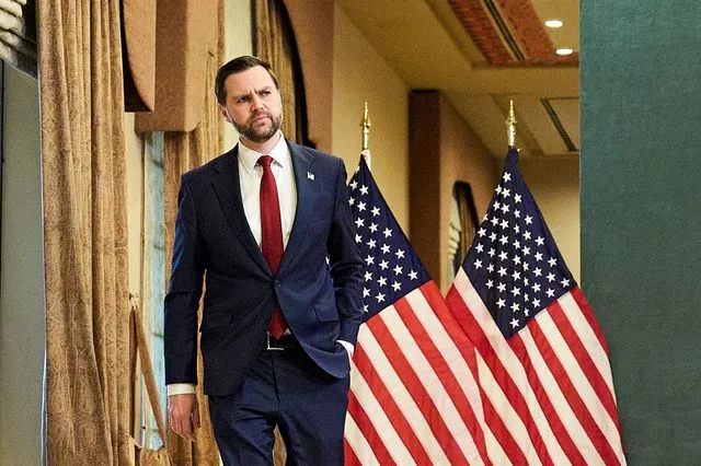 The Atlantic: Ο Βανς αμφισβητεί το Πεντάγωνο για το Ιράν και φοβάται εξάντληση πυραυλικών αποθεμάτων