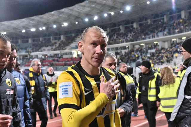 Η ΑΕΚ ανακοίνωσε την επέκταση συμβολαίου του Βίντα για ένα έτος