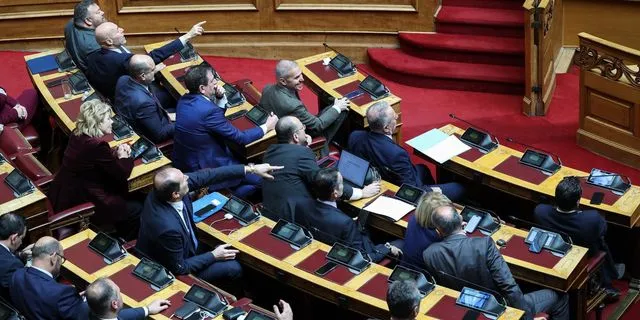 Το επιτελικό κράτος και η σιωπή των βουλευτών