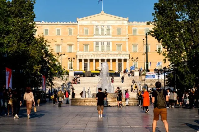 Τι φοβίζει περισσότερο τους 30άρηδες στην Ελλάδα σήμερα