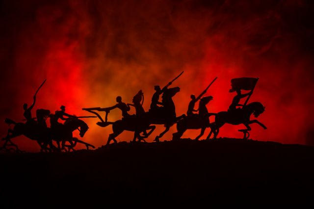 Μήπως ο δυτικός κόσμος επανέρχεται στις εργοστασιακές του ρυθμίσεις;