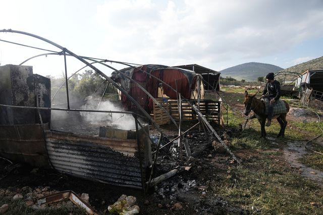 Εικόνες από προηγούμενη επίθεση ισραηλινών εποίκων στη Δυτική Όχθη