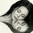 Η ζωή στα χέρια της  του Βασίλη Κατσικονούρη