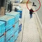 Αρτέμιδα: Αυτοκίνητο παρέσυρε μοτοσικλετιστή και τον εγκατέλειψε αβοήθητο – Βίντεο