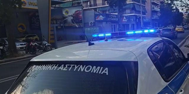 Οδηγός μηχανής παρέσυρε και εγκατέλειψε ανήλικη στην οδό Λιοσίων