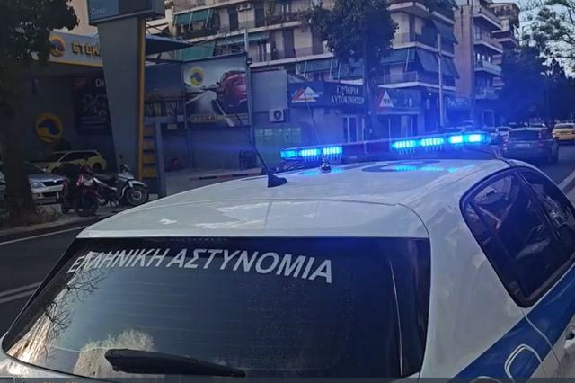 Οδηγός μηχανής παρέσυρε και εγκατέλειψε ανήλικη στην οδό Λιοσίων