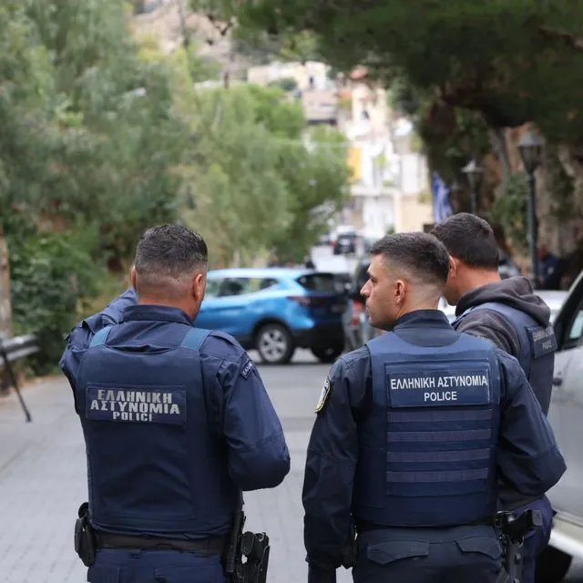 Έκαιγαν ΙΧ και ξερίζωναν ελαιώνες σε όσους δεν υπέκυπταν στους εκβιασμούς