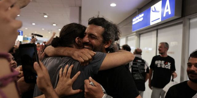 Global Sumud Flotilla: Στην Αθήνα οι 19 που κρατούνταν στο Ισραήλ – Μικρή ένταση στο “Ελ. Βενιζέλος”