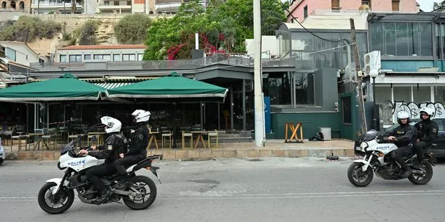 Αστυνομικοί στο Μικρολίμανο