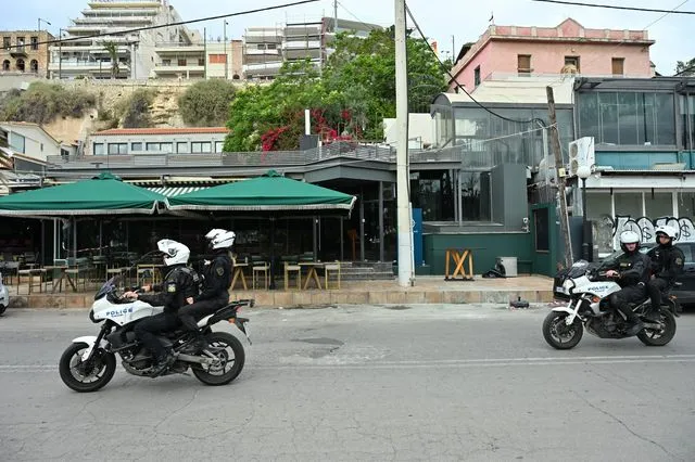 Αστυνομικοί στο Μικρολίμανο
