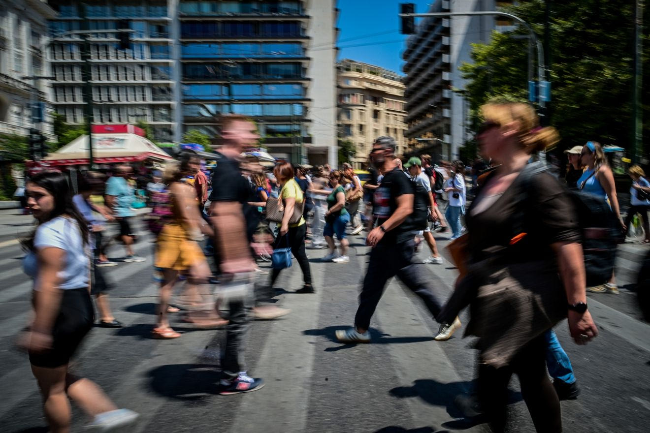 Στιγμιότυπα από το κέντρο της Αθήνας στην Πλατεία Συντάγματος