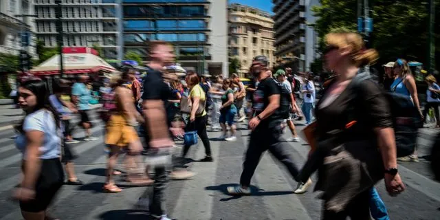 Στιγμιότυπα από το κέντρο της Αθήνας στην Πλατεία Συντάγματος