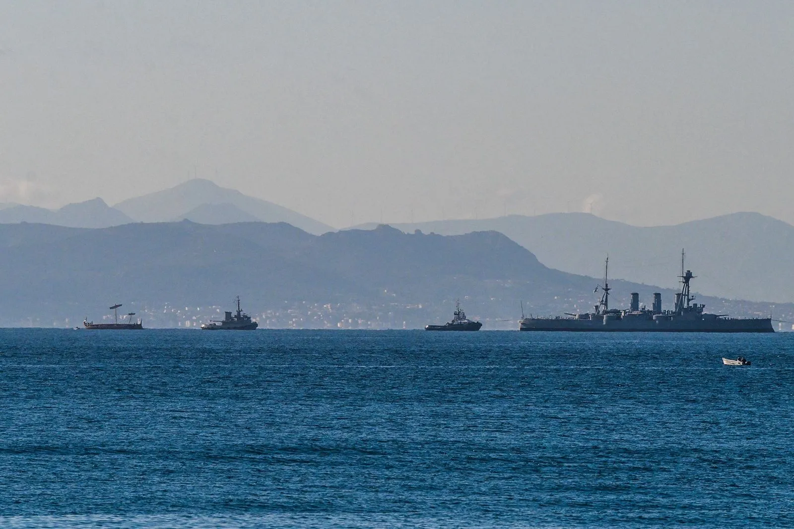 Τουρκική πυραυλάκατος παρενόχλησε πλοίο που πόντιζε οπτική ίνα στην Αστυπάλαια
