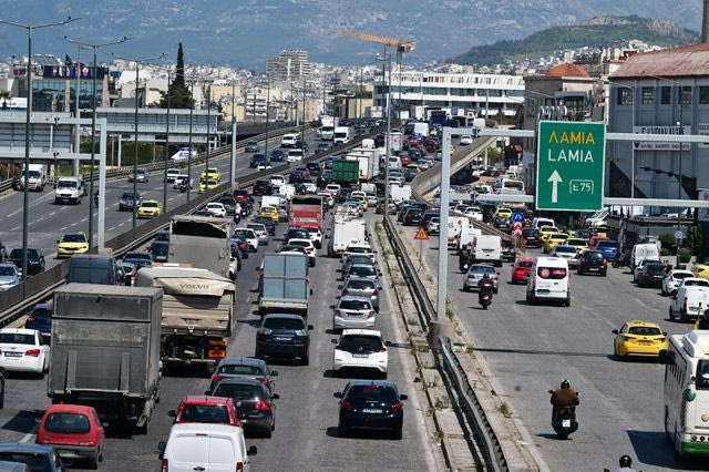 Κίνηση στους δρόμους: ”Κόκκινος” ο Κηφισός – Καθυστερήσεις σε βασικούς οδικούς άξονες- LIVE ΧΑΡΤΗΣ