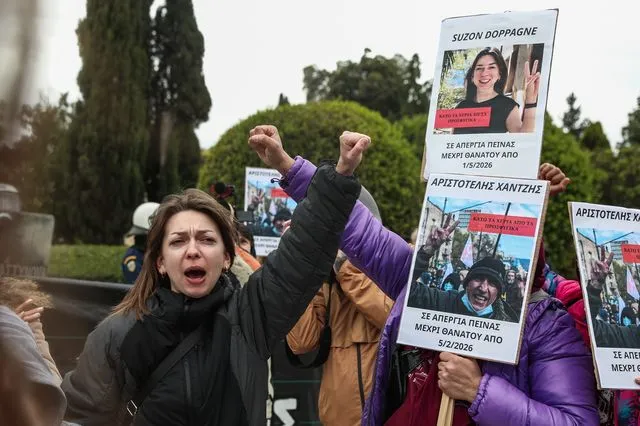Σε απεργία πείνας και δεύτερη κάτοικος των Προσφυγικών της Αλεξάνδρας