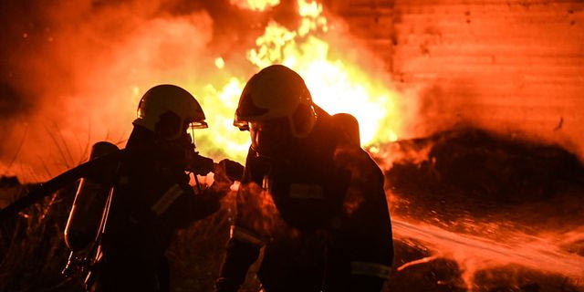 Θεσσαλονίκη: Φωτιά σε προαύλιο χώρο επιχείρησης στο Ωραιόκαστρο