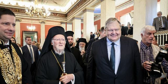 Επίτιμος διδάκτορας του ΕΚΠΑ ο Ευάγγελος Βενιζέλος – “Ο ψηφιακός συνταγματισμός είναι κρατικοκεντρικός”
