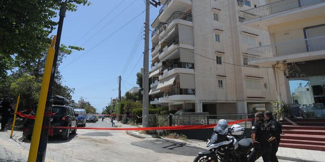 Ηλιούπολη: Σημείωμα είχε αφήσει η μία 17χρονη που έπεσε με τη φίλη της από τον 6ο όροφο